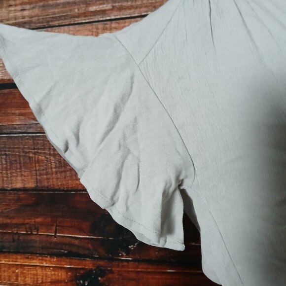 NWT All In Favor Shorts Romper S Silver Rayon Flutter Sleeve Crochet - Picture 8 of 10